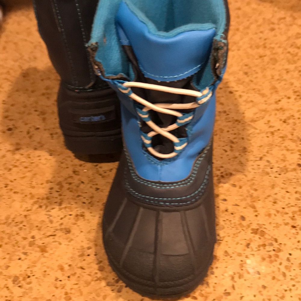 Carter’s snow boots size 7 - Picture 6 of 8